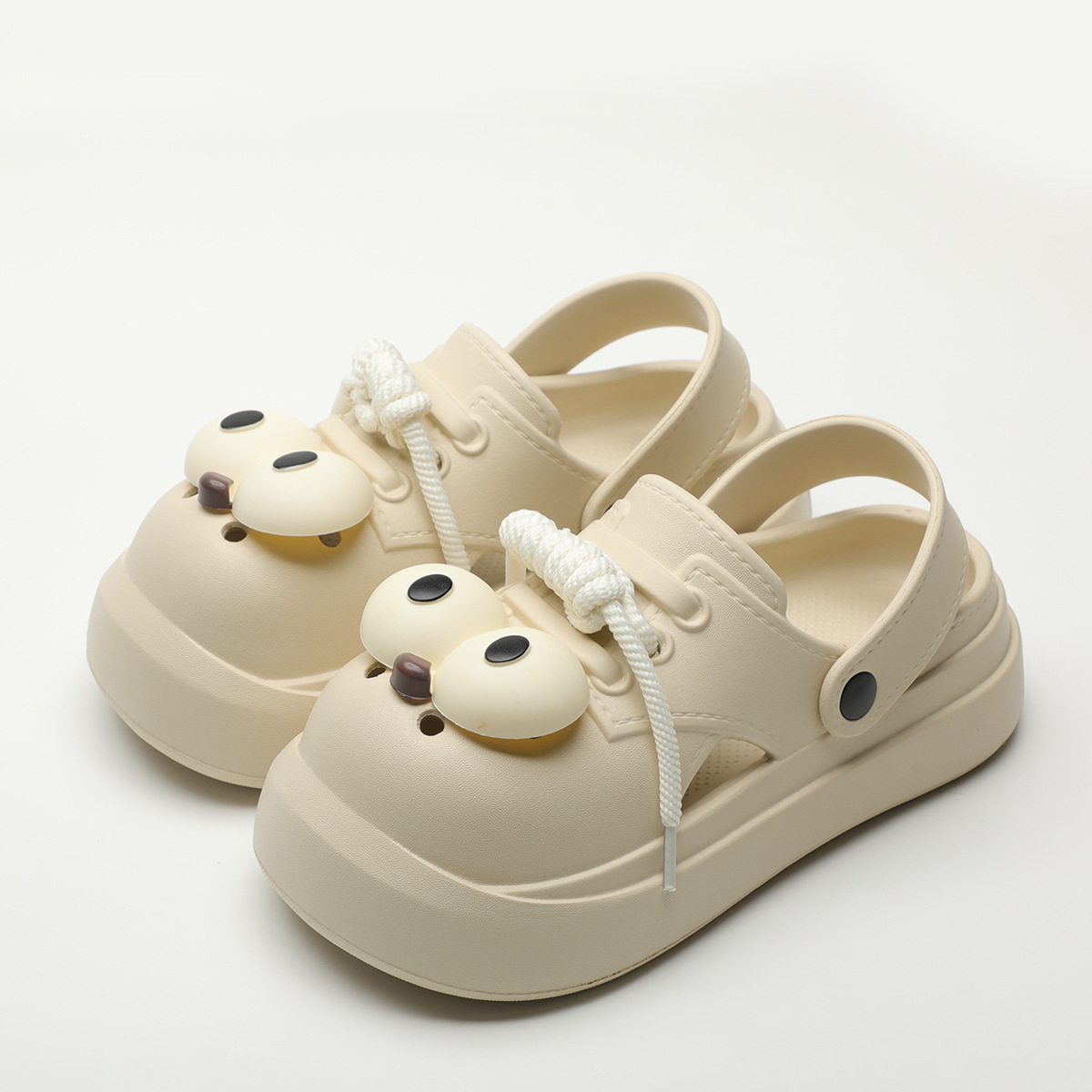 Street Fashion Walk - Cute DIY Big Eyes Fashion Clogs
