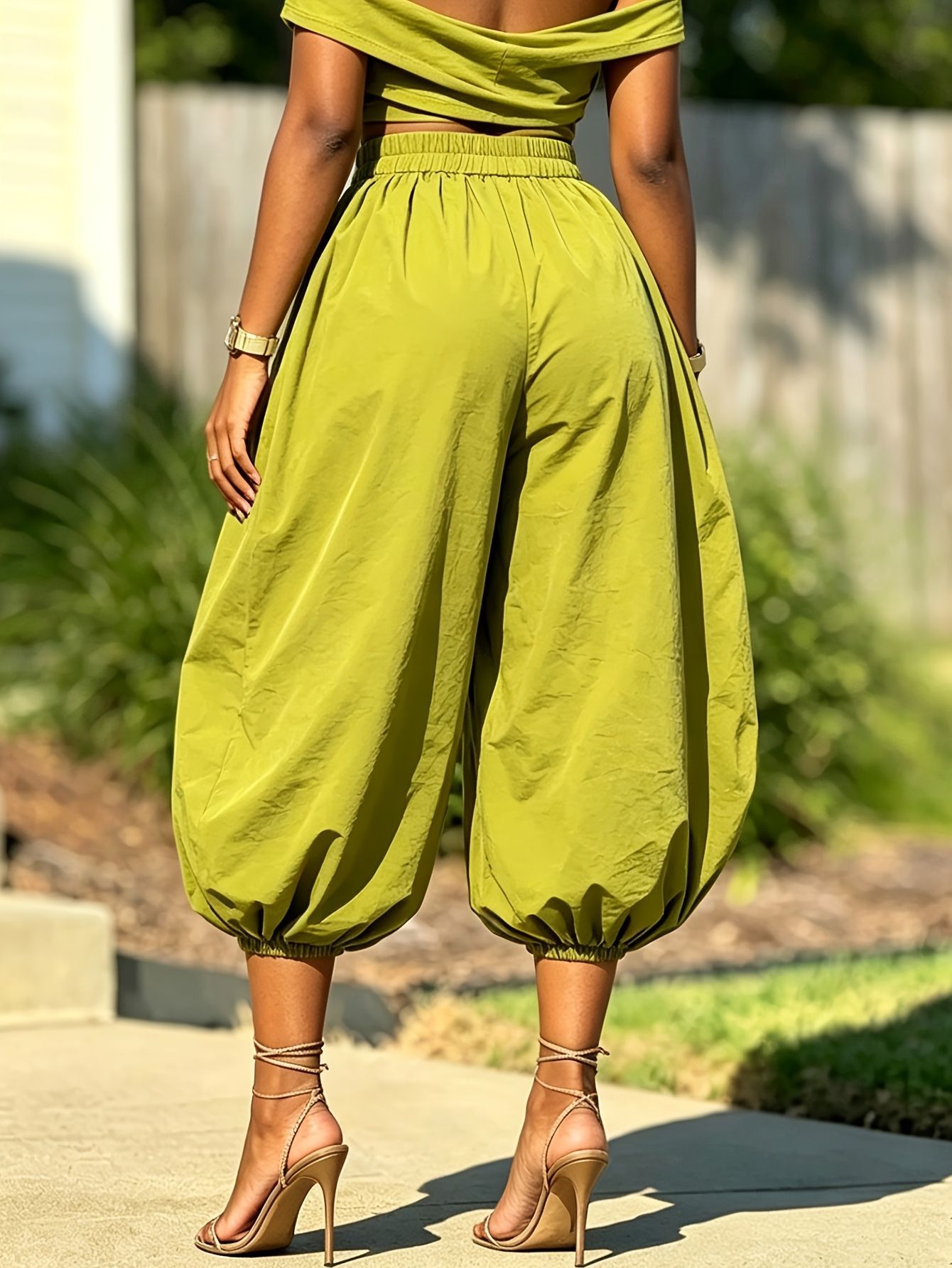 Women’s Olive Green Crop Top 2 - Street Fashion Art 评论和价格